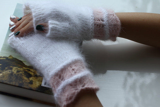 Four Hours Easy Fingerless Mitts