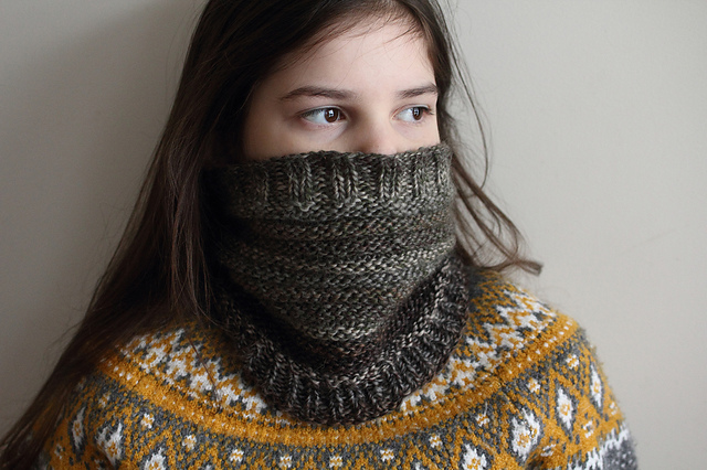 Phoenix Cowl - for Aran yarn
