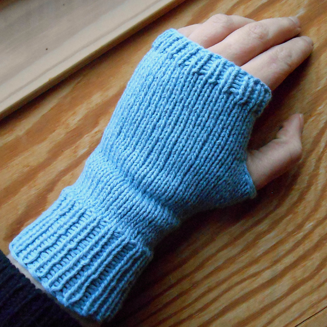 Agathe Mittens