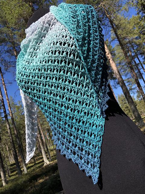 Snail trail parade shawl