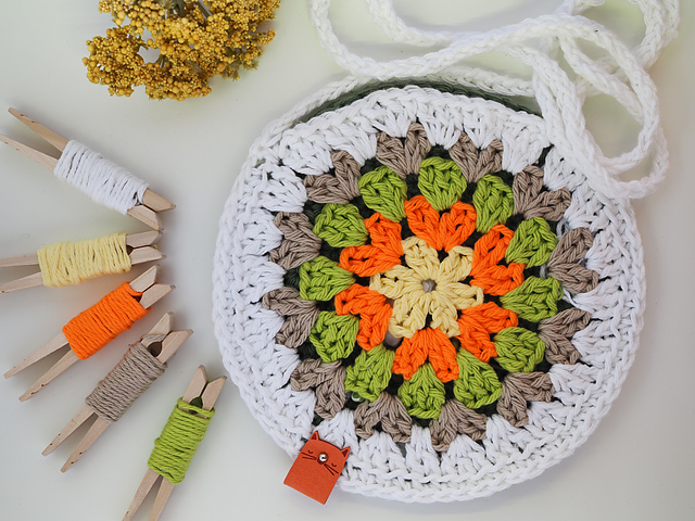 Granny Circle Bag
