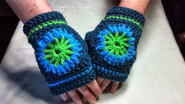 Bursting Fingerless Mittens