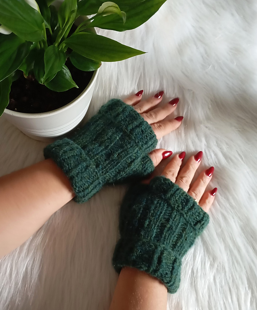 Forest mittens