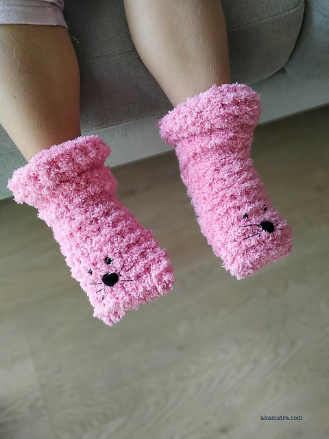 Fluffy kids slippers