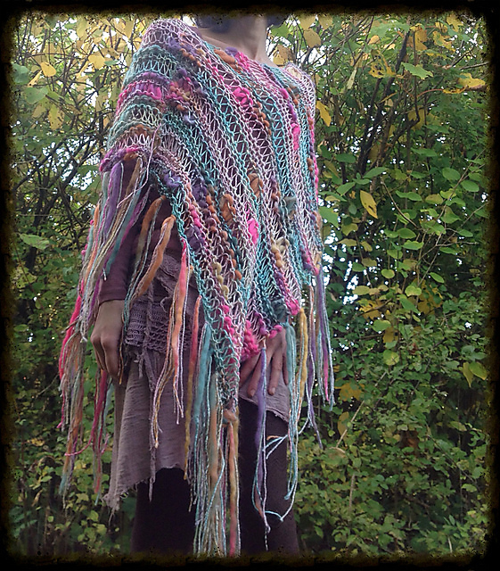 Ravelry Bamboozle Poncho pattern by Oniropolis