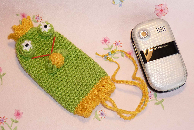 Frog Cozy / Handytasche Froschkönig