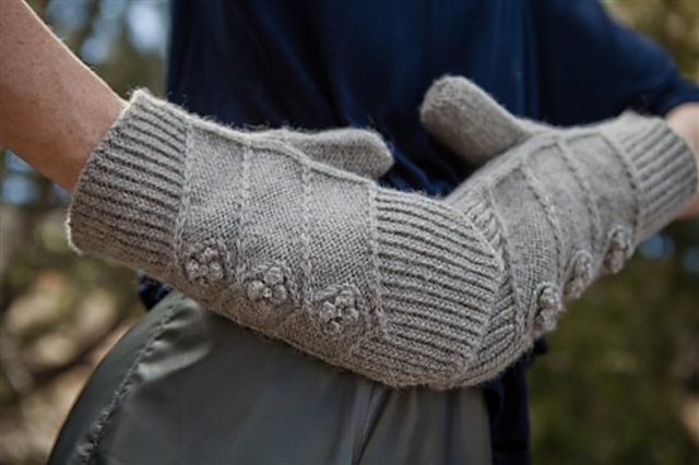 Doe River Mittens