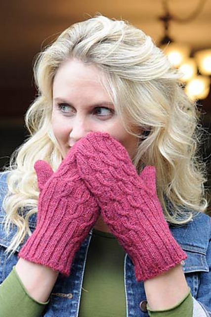 Offset Cable Mittens