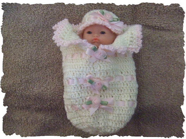 Ribbon and Roses Cocoon