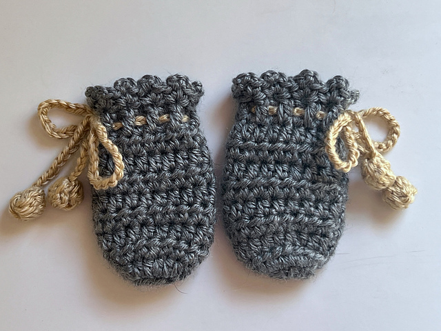 Baby Thumb-less Grey Mittens