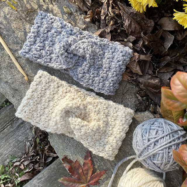 COZY COTTAGE Twisted Earwarmer