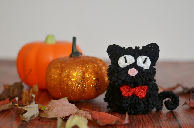 Pom Pom Cat