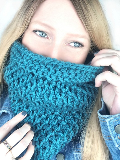 Smock Stitch Cowl