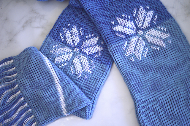 Snow Happy Scarf