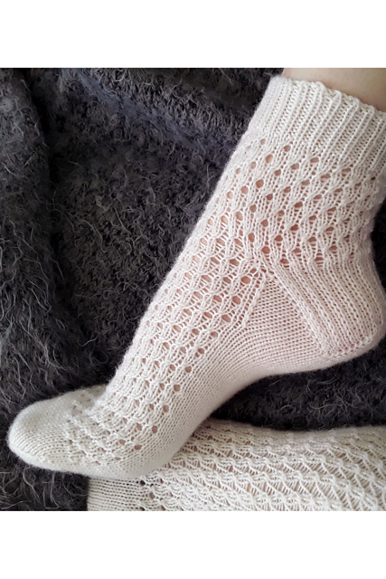 Delicate socks