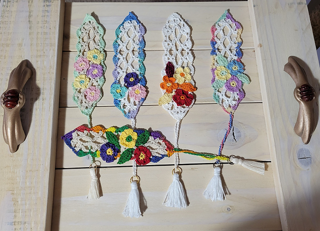 Lacey Bookmark with Flowers