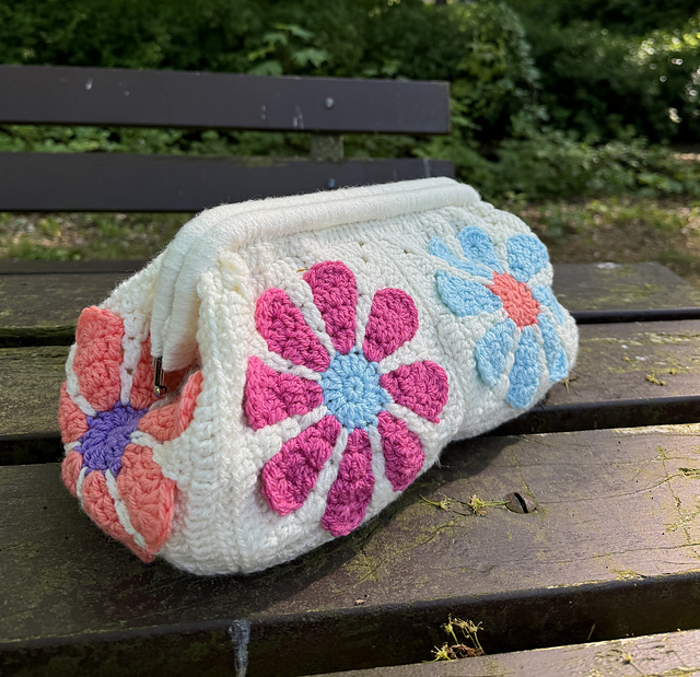 Vintage granny clutch