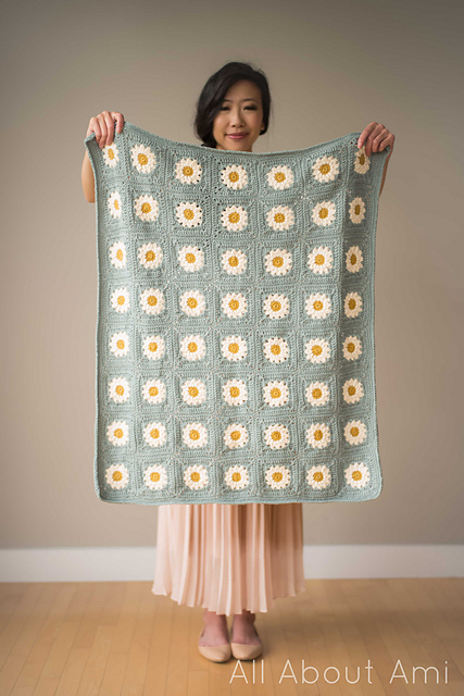 Ravelry: Baby Cozy Days Daisy Blanket pattern by Stephanie Jessica Lau