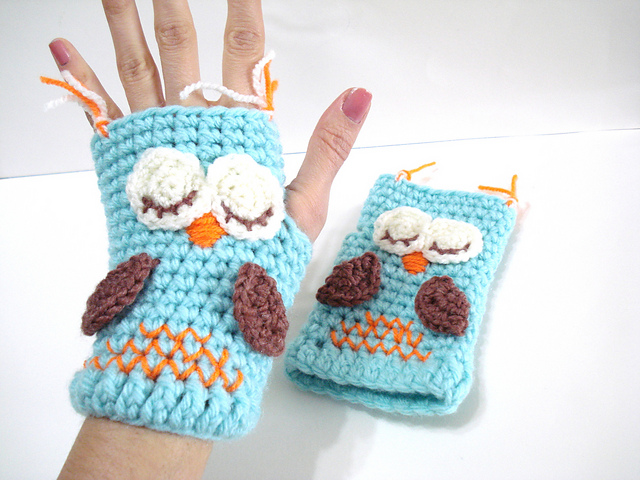 Sleepy Owl Gloves
