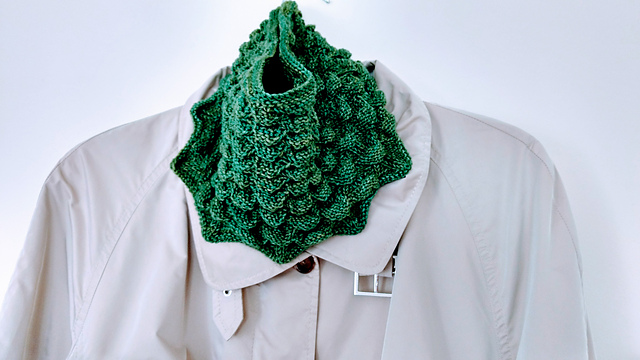 Pebbles and Scales Cowl