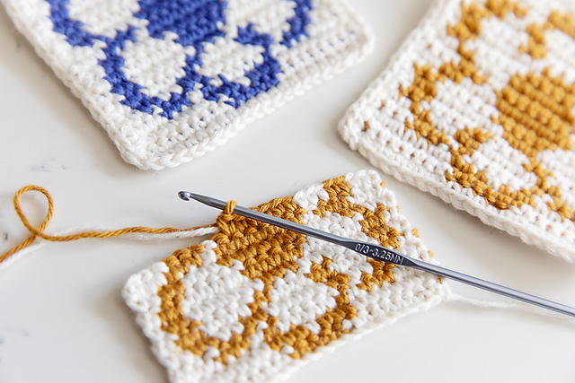 Easy Daisy Coasters