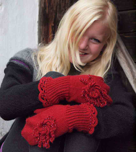 Flowery mittens – B9-7a