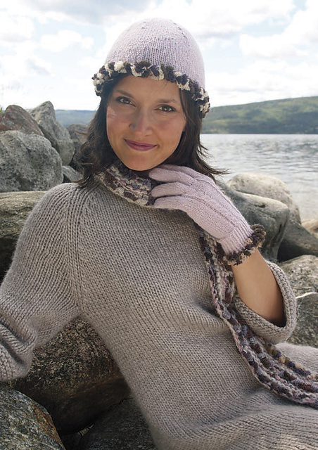 Feminine hat, scarf and gloves – MR11-3