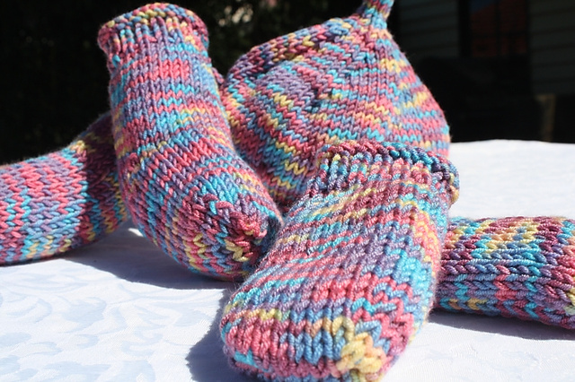Hat, Socks and Mittens in 2 Styles