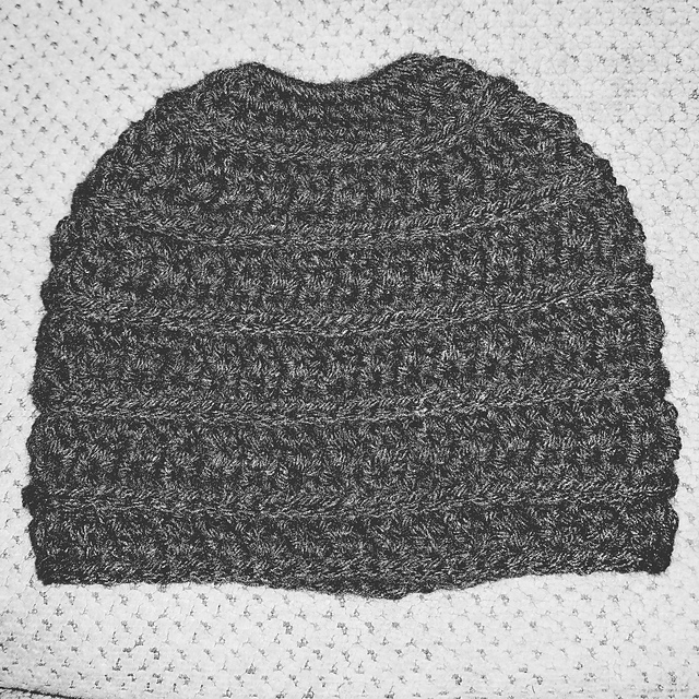 The Heide Messy Bun Beanie