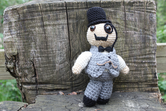 Hercule Poirot Amigurumi