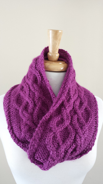 Raspberry Twist Cowl