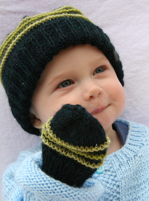Playtime Hat and Mitten Set