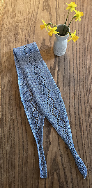 Diamond neck tie