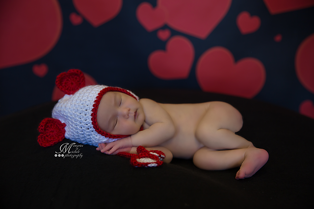 Valentines Hat with Heart Ties