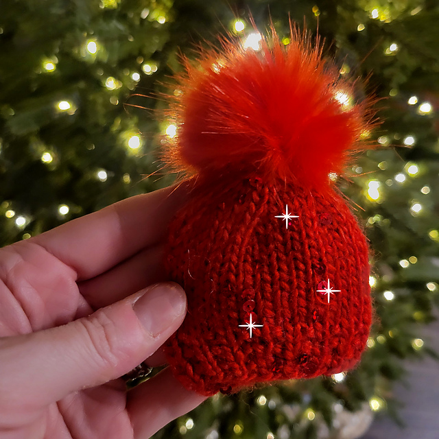 Mini Magpie Darling Hat & Pom
