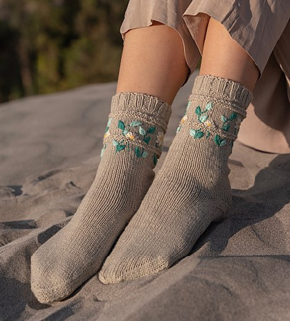 Lina Embroidered Socks