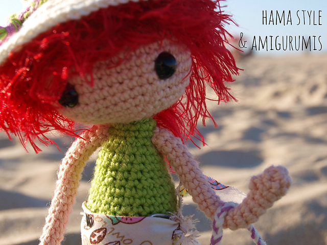 Muñeca playera / Doll on the beach