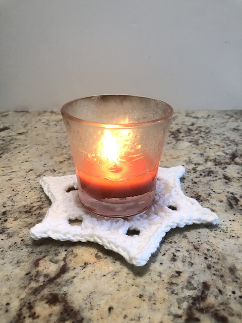 Ara Candle Trivet
