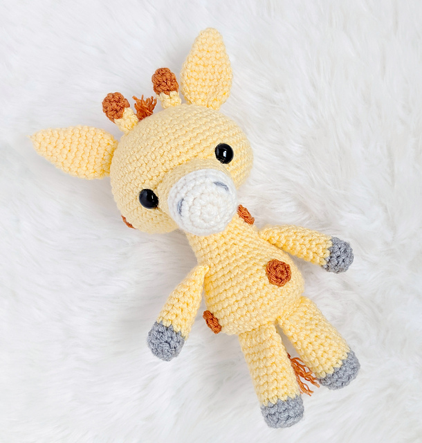 Snuggle Giraffe