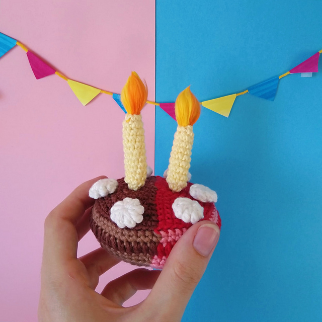 Two flavour birthday cake