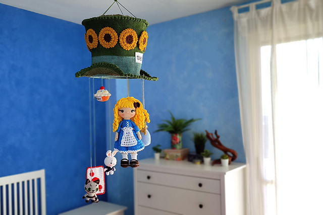 Mobile Alice in Wonderland