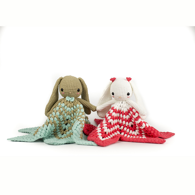Bunnies Carla & Carlos blanket