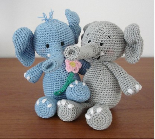 Ella the Elephant and her Boyfriend