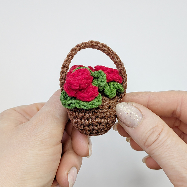 Mini Basket with Roses