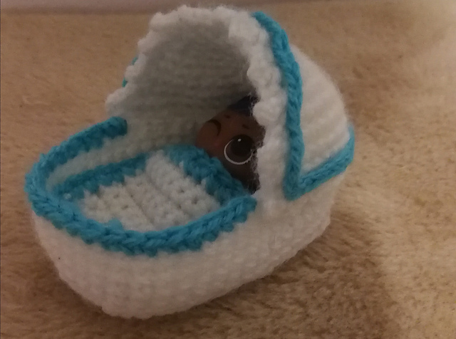 Cuna para bebé de  muñeca Lol