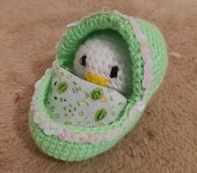 Pascua pollito con carrito, amigurumi