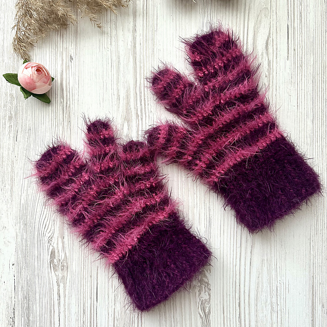 Tabi mittens