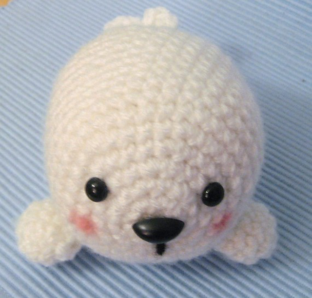 Baby Seal Amigurumi