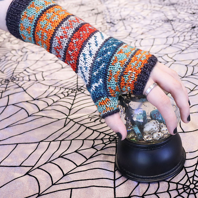 Haunted Handwarmers (knit)
