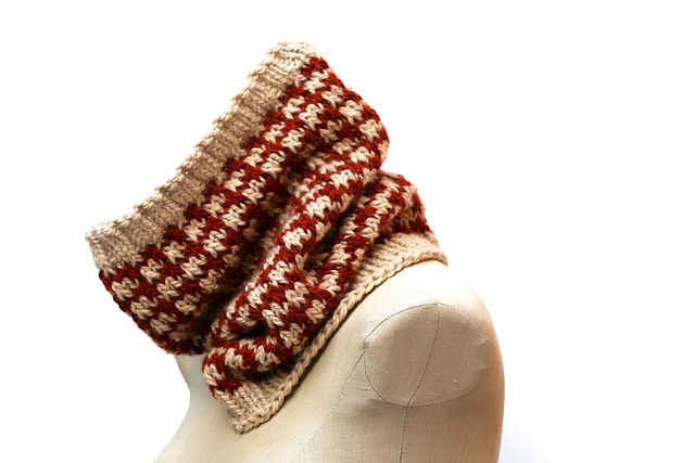 Checked Cowl